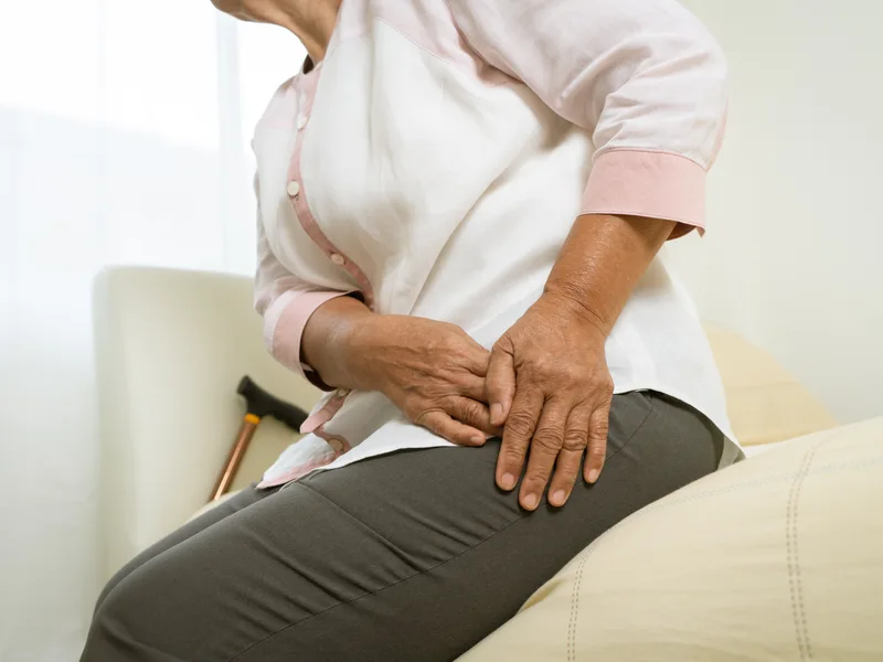 Thornapple River Chiropractic treating hip pain in Grand Rapids